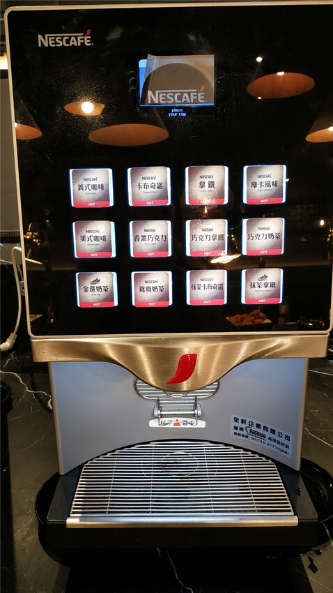 美食｜高雄夢時代【燒肉將Yakiniku Plus】當科技碰撞美食 ，高科技燒肉吃到飽火烤兩吃， 讓你眼睛為之一亮