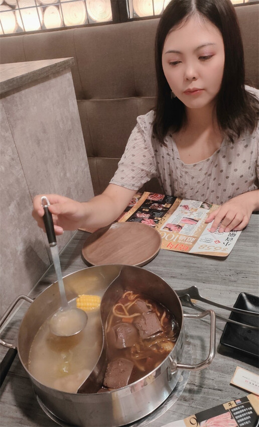 美食｜高雄夢時代【燒肉將Yakiniku Plus】當科技碰撞美食 ，高科技燒肉吃到飽火烤兩吃， 讓你眼睛為之一亮