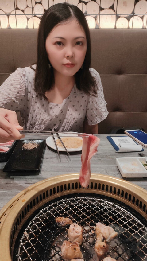 美食｜高雄夢時代【燒肉將Yakiniku Plus】當科技碰撞美食 ，高科技燒肉吃到飽火烤兩吃， 讓你眼睛為之一亮