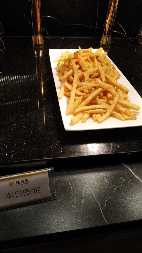 美食｜高雄夢時代【燒肉將Yakiniku Plus】當科技碰撞美食 ，高科技燒肉吃到飽火烤兩吃， 讓你眼睛為之一亮