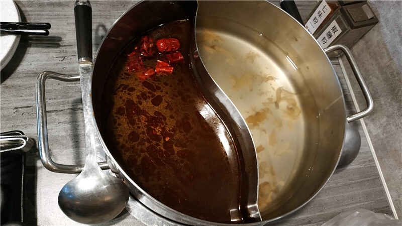 美食｜高雄夢時代【燒肉將Yakiniku Plus】當科技碰撞美食 ，高科技燒肉吃到飽火烤兩吃， 讓你眼睛為之一亮