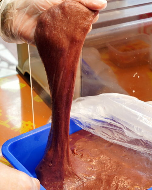 【桃園美食】康家客家手工麻糬．網美風棋格麻糬，三種口味一次滿足!