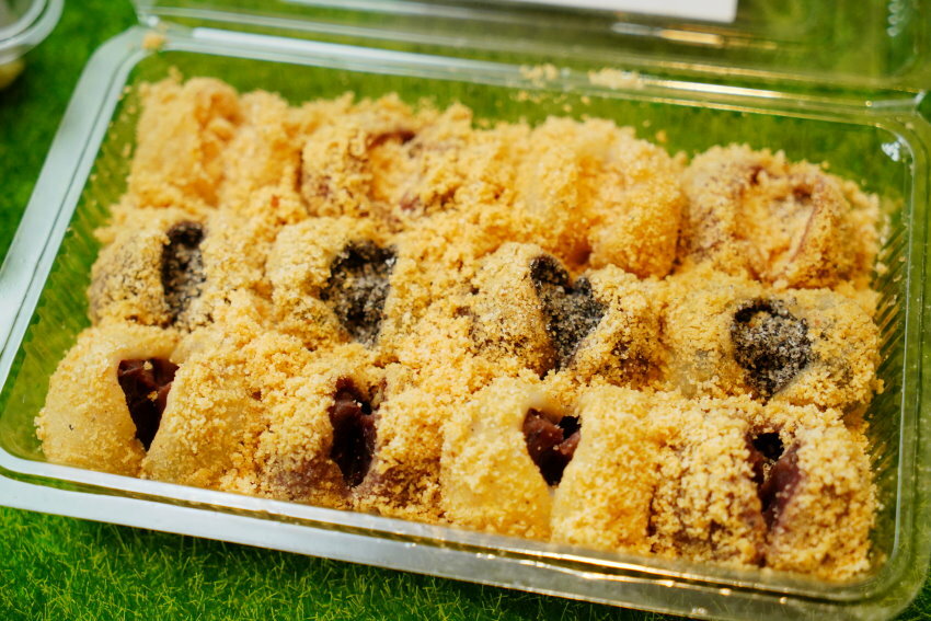 【桃園美食】康家客家手工麻糬．網美風棋格麻糬，三種口味一次滿足!