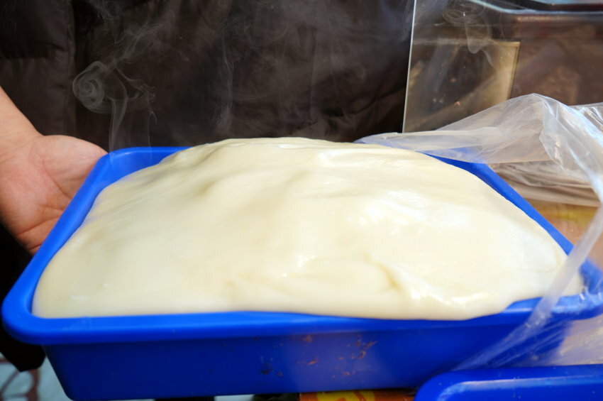 【桃園美食】康家客家手工麻糬．網美風棋格麻糬，三種口味一次滿足!