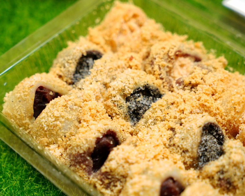 【桃園美食】康家客家手工麻糬．網美風棋格麻糬，三種口味一次滿足!