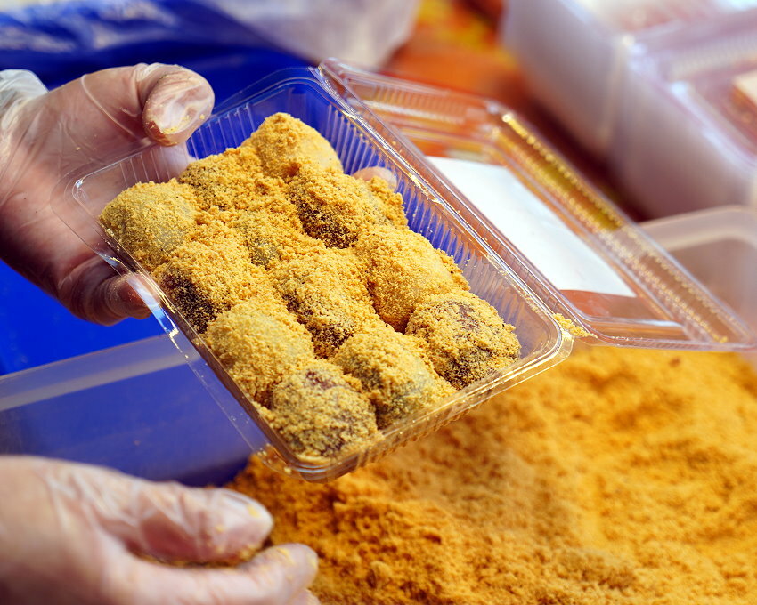 【桃園美食】康家客家手工麻糬．網美風棋格麻糬，三種口味一次滿足!