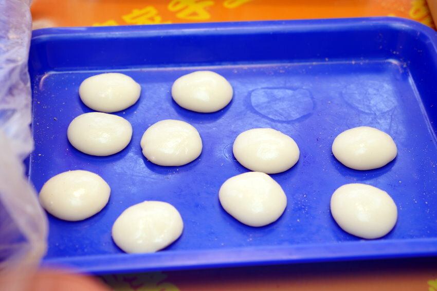 【桃園美食】康家客家手工麻糬．網美風棋格麻糬，三種口味一次滿足!