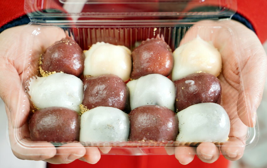 【桃園美食】康家客家手工麻糬．網美風棋格麻糬，三種口味一次滿足!