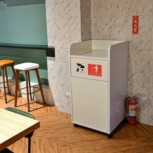 【新北林口】焦糖楓串燒漢方無烟撒粉 林口直營店，網友激推平價串燒，內用空間寬敞，私廚海鮮料理，宵夜小酌聚餐，林口三井美食