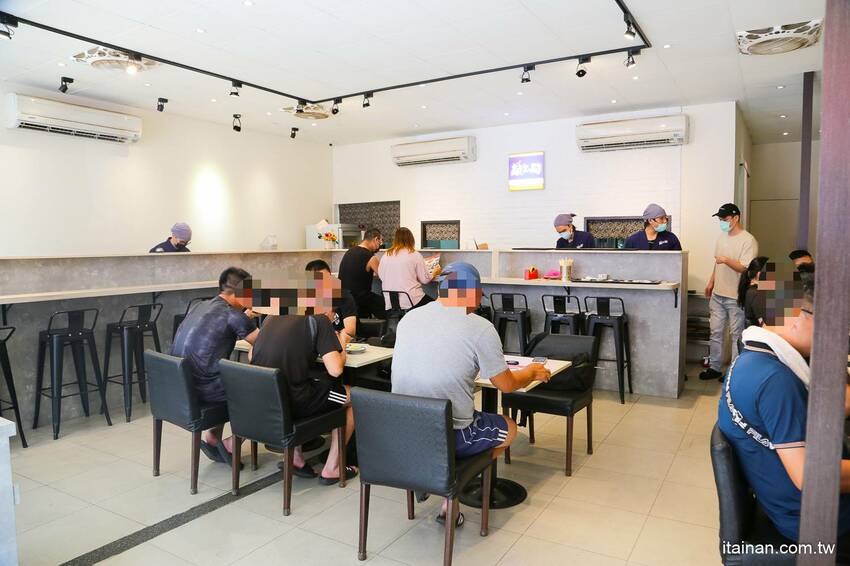 鐵板燒進化了!有質感平價鐵板燒~99元起爽吃現炒鐵板燒、超強丼飯套餐249元起!鳳梨苦瓜雞湯、飲料無限提供!『敲之助 鉄板焼き • 牛丼 • 洋食』 - 台南好Food遊