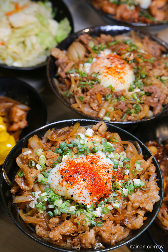 鐵板燒進化了!有質感平價鐵板燒~99元起爽吃現炒鐵板燒、超強丼飯套餐249元起!鳳梨苦瓜雞湯、飲料無限提供!『敲之助 鉄板焼き • 牛丼 • 洋食』 - 台南好Food遊