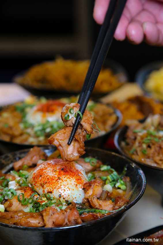 鐵板燒進化了!有質感平價鐵板燒~99元起爽吃現炒鐵板燒、超強丼飯套餐249元起!鳳梨苦瓜雞湯、飲料無限提供!『敲之助 鉄板焼き • 牛丼 • 洋食』 - 台南好Food遊