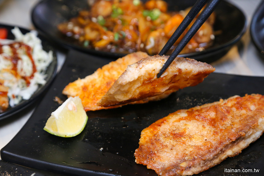 鐵板燒進化了!有質感平價鐵板燒~99元起爽吃現炒鐵板燒、超強丼飯套餐249元起!鳳梨苦瓜雞湯、飲料無限提供!『敲之助 鉄板焼き • 牛丼 • 洋食』 - 台南好Food遊