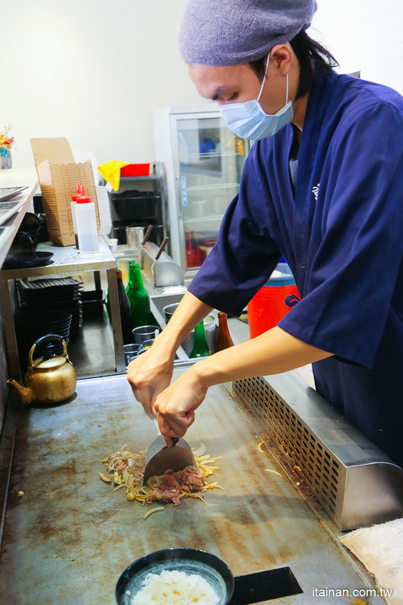 鐵板燒進化了!有質感平價鐵板燒~99元起爽吃現炒鐵板燒、超強丼飯套餐249元起!鳳梨苦瓜雞湯、飲料無限提供!『敲之助 鉄板焼き • 牛丼 • 洋食』 - 台南好Food遊