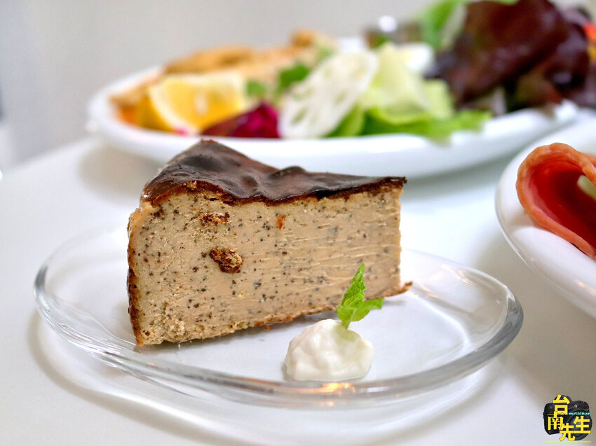 台南早午餐／藏身超隱密巷弄中／50多年台式老屋建築／早午餐結合民宿／綠意盎然植栽空間／連在地人都差點找不到