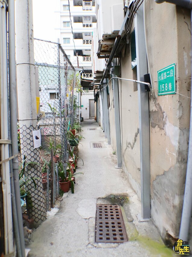 台南早午餐／藏身超隱密巷弄中／50多年台式老屋建築／早午餐結合民宿／綠意盎然植栽空間／連在地人都差點找不到