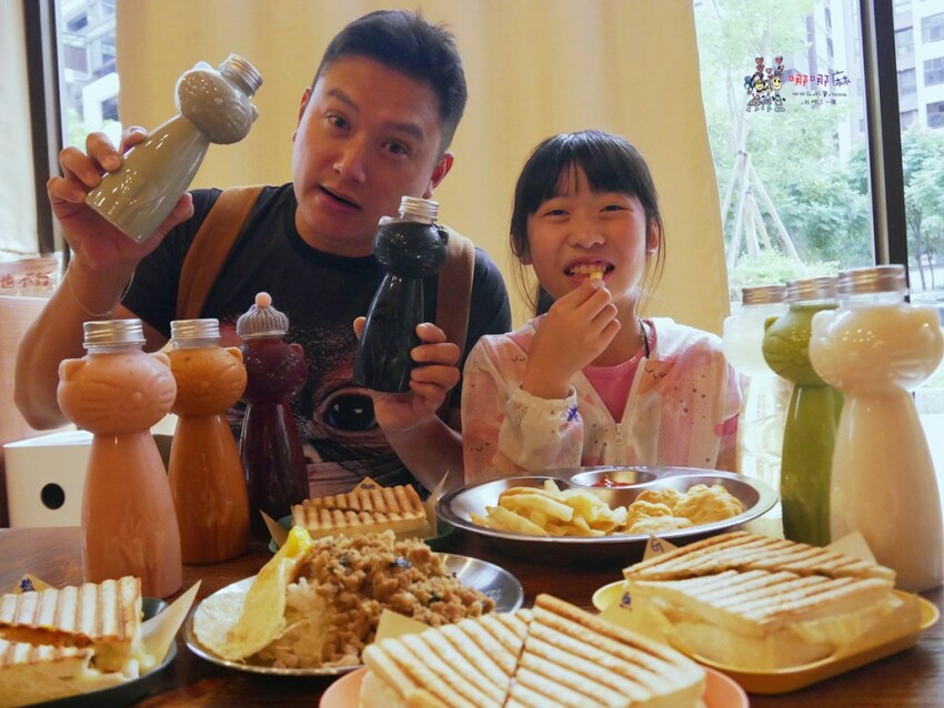 來嚕貓囉!八德貓咪餐廳推出超可愛貓咪泰奶,還有威武霸氣的大貓坐檯!