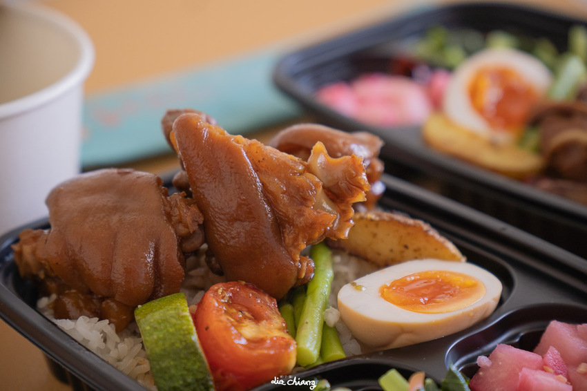 台中西區馬來西亞便當-從宅配名店做到開店面，超美的店面讓人無法忘懷-馬來時光