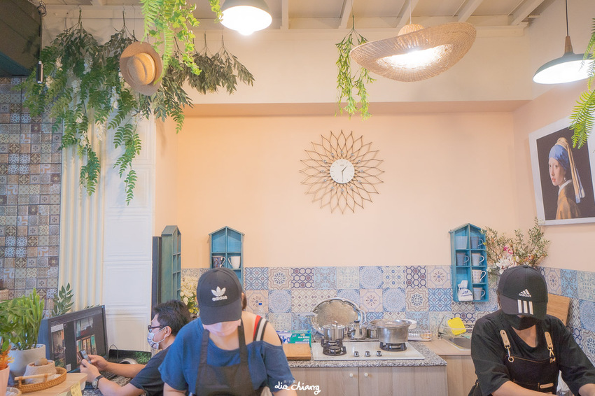 台中西區馬來西亞便當-從宅配名店做到開店面，超美的店面讓人無法忘懷-馬來時光