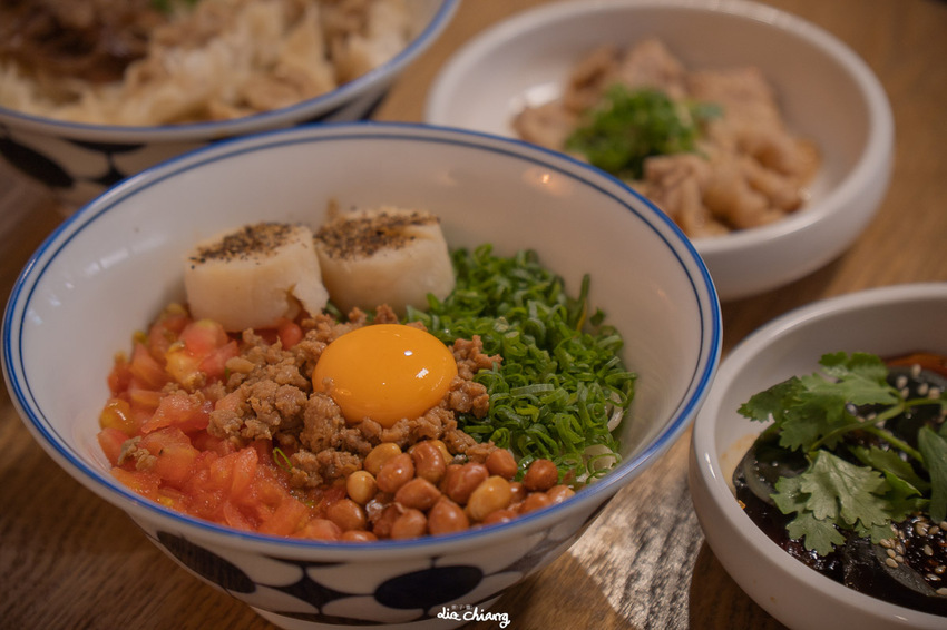 台中西區 發愣吃VARMT，模範街周邊文青麵店，可自行更換配菜、辣度，自由度很高。