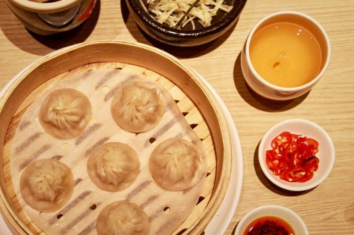 桃園景觀餐廳/龍潭路帝斯美式餐廳,龍潭唯一的火車主體餐廳,火車迷快朝聖吧! - Ann‧榜哥‧生活事務所