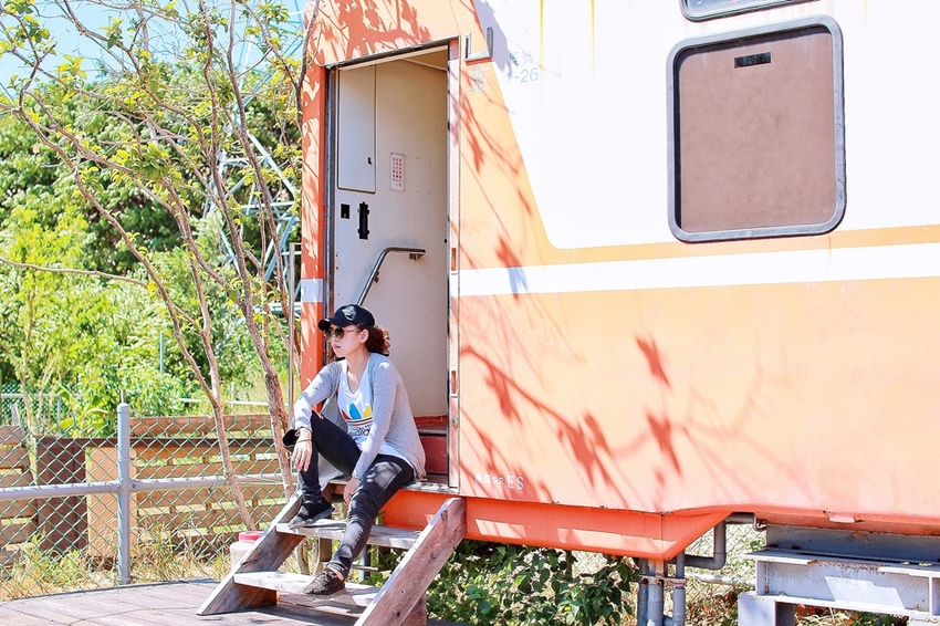 桃園景觀餐廳/龍潭路帝斯美式餐廳,龍潭唯一的火車主體餐廳,火車迷快朝聖吧! - Ann‧榜哥‧生活事務所