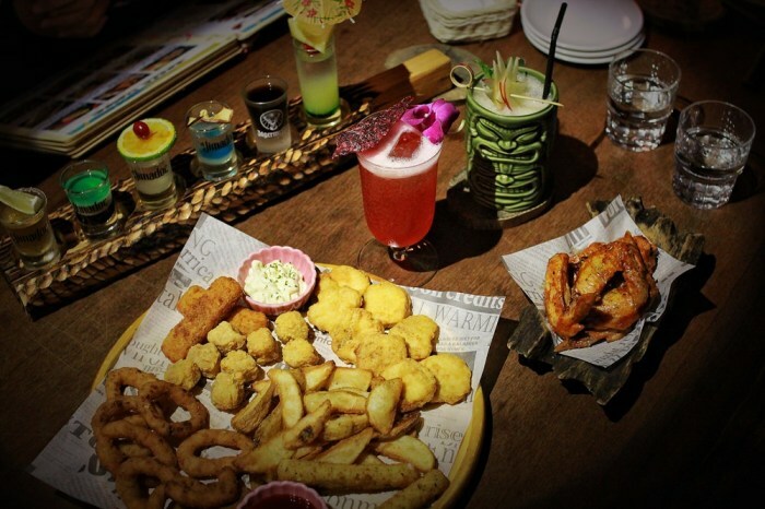 桃園景觀餐廳/龍潭路帝斯美式餐廳,龍潭唯一的火車主體餐廳,火車迷快朝聖吧! - Ann‧榜哥‧生活事務所