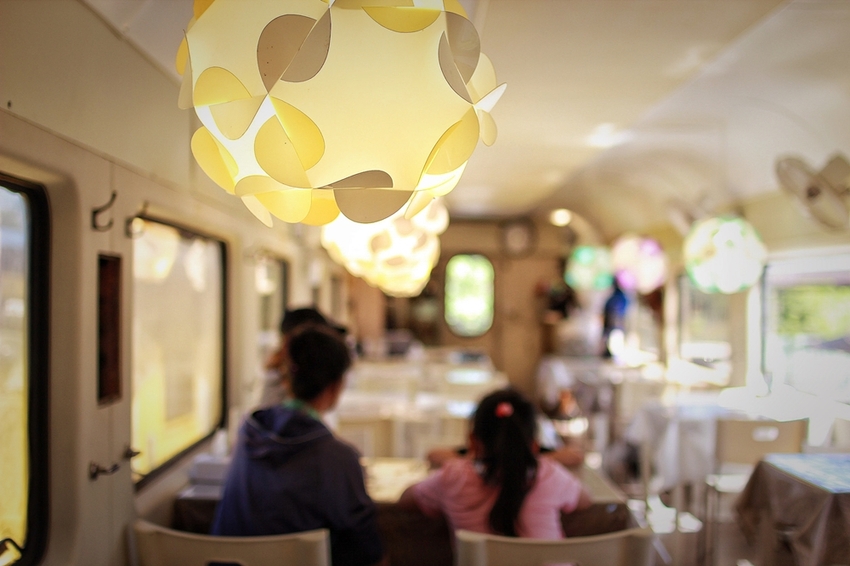 桃園景觀餐廳/龍潭路帝斯美式餐廳,龍潭唯一的火車主體餐廳,火車迷快朝聖吧! - Ann‧榜哥‧生活事務所