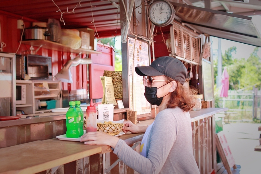 桃園景觀餐廳/龍潭路帝斯美式餐廳,龍潭唯一的火車主體餐廳,火車迷快朝聖吧! - Ann‧榜哥‧生活事務所