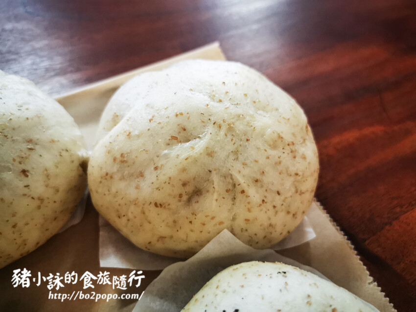 南投。水里》冒煙的饅頭店 。灶火柴燒、老麵發酵的樸質饅頭