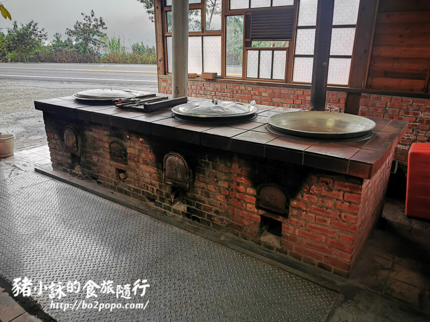 南投。水里》冒煙的饅頭店 。灶火柴燒、老麵發酵的樸質饅頭