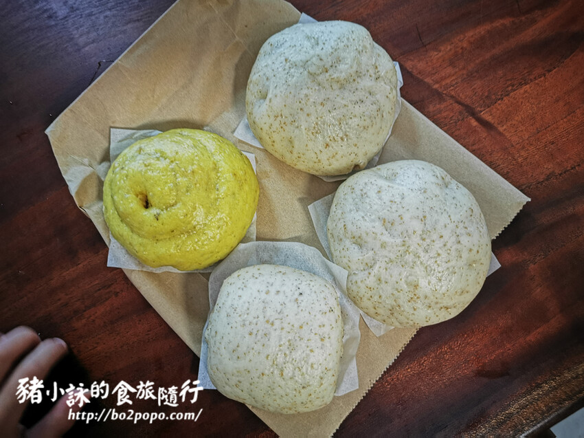 南投。水里》冒煙的饅頭店 。灶火柴燒、老麵發酵的樸質饅頭