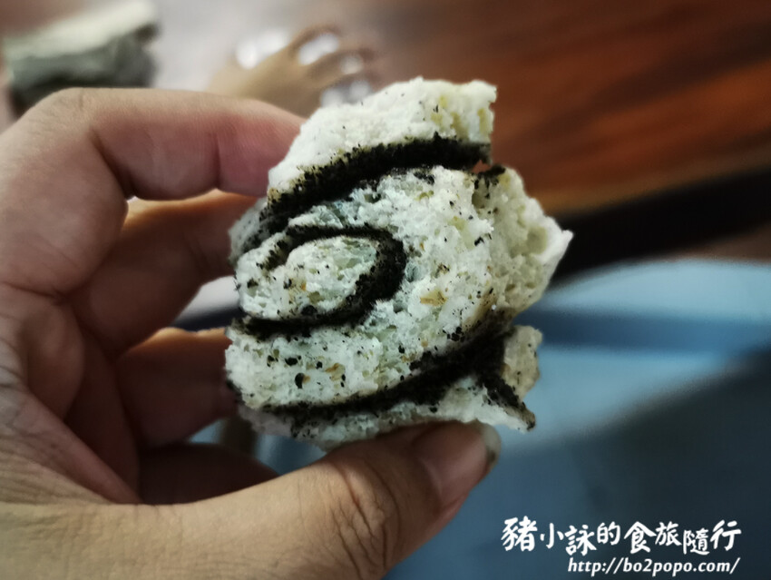 南投。水里》冒煙的饅頭店 。灶火柴燒、老麵發酵的樸質饅頭