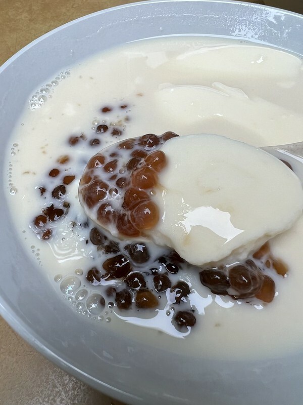 【台灣,嘉義市,東區】到醫院吃豆花?老房子內的嘉義豆花老店“桃城豆花-光華路店“。ʌ