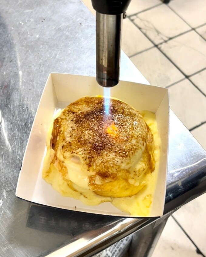 王子神谷日式厚鬆餅，舒芙蕾像雲朵般軟綿的口感。新竹城隍廟周邊美食 – 艾瑞絲的吃貨日常