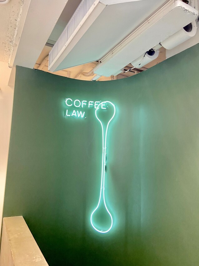 捷運忠孝敦化站 Coffee Law敦南旗艦店 東區巷弄內韓系風格咖啡館 探索咖啡世界的奇妙之旅