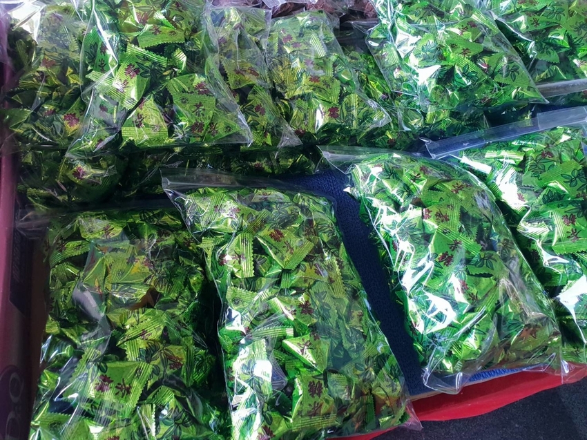 【新北.坪林】美食推薦。良心饅頭茶香紅豆包+茶香菜包&清瑰香茶莊東方美人茶+綠茶都超棒