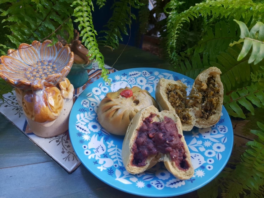 【新北.坪林】美食推薦。良心饅頭茶香紅豆包+茶香菜包&清瑰香茶莊東方美人茶+綠茶都超棒