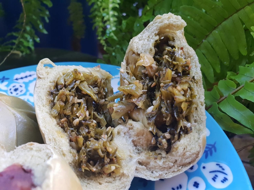 【新北.坪林】美食推薦。良心饅頭茶香紅豆包+茶香菜包&清瑰香茶莊東方美人茶+綠茶都超棒