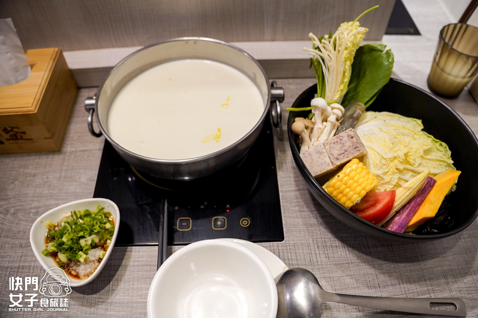 12樂釜牛奶鍋叻沙鍋海陸雙人套餐冰淇淋吃到飽.jpg