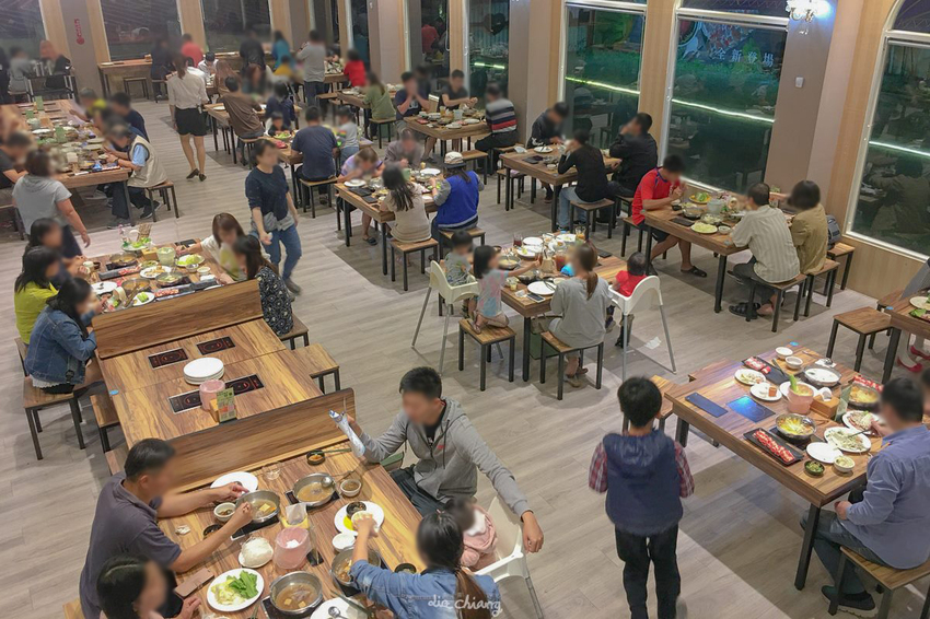 彰化市火鍋推薦 蒔藝鍋,40種食材自助吧、超濃牛奶霜淇淋吃到爽,新鮮食材自己夾,超值小火鍋推薦