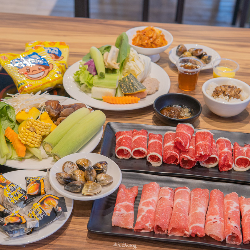 彰化市火鍋推薦 蒔藝鍋,40種食材自助吧、超濃牛奶霜淇淋吃到爽,新鮮食材自己夾,超值小火鍋推薦