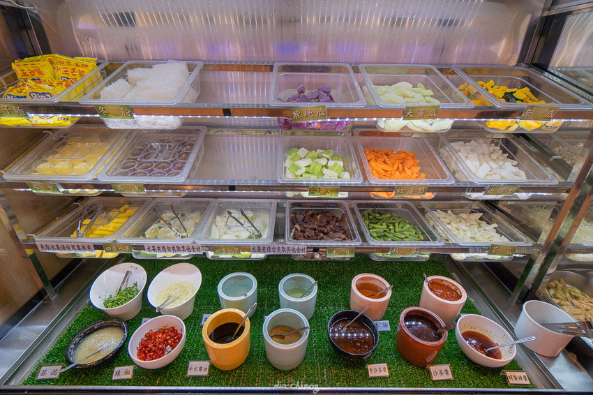 彰化市火鍋推薦 蒔藝鍋,40種食材自助吧、超濃牛奶霜淇淋吃到爽,新鮮食材自己夾,超值小火鍋推薦