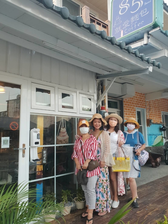【台東.東河】85就愛麵包&手編&手繪工作室。闆娘超親切。手工編織包超級獨特保證不撞包