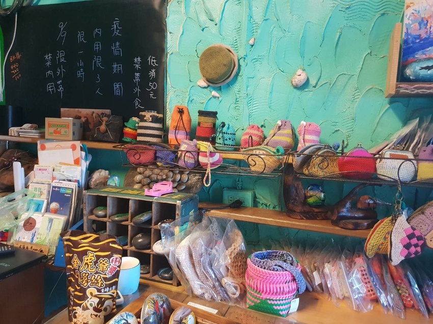 【台東.東河】85就愛麵包&手編&手繪工作室。闆娘超親切。手工編織包超級獨特保證不撞包