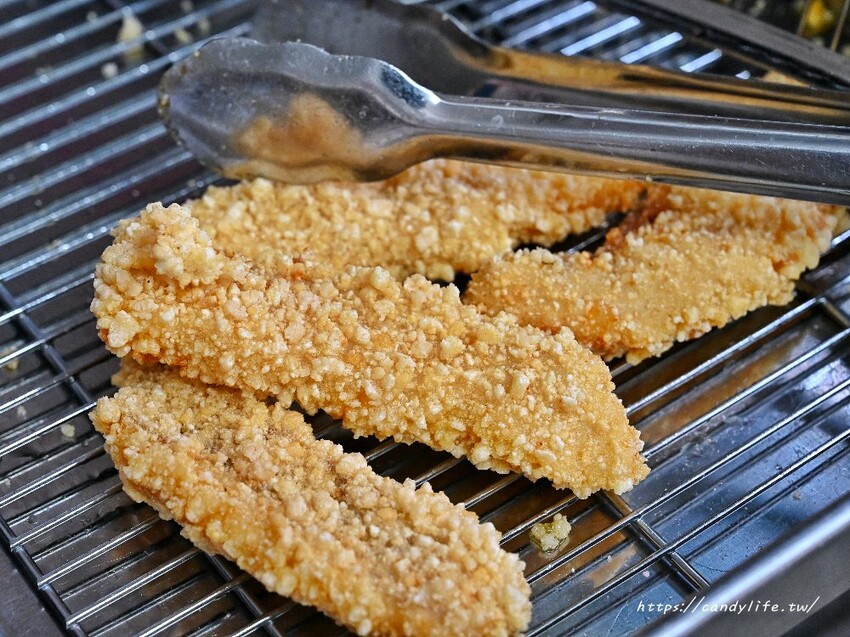 漁弄羹土魠魚羹｜台中也吃得到南部口味土魠魚羹，魚塊現點現炸，外酥內嫩，湯頭清甜好喝