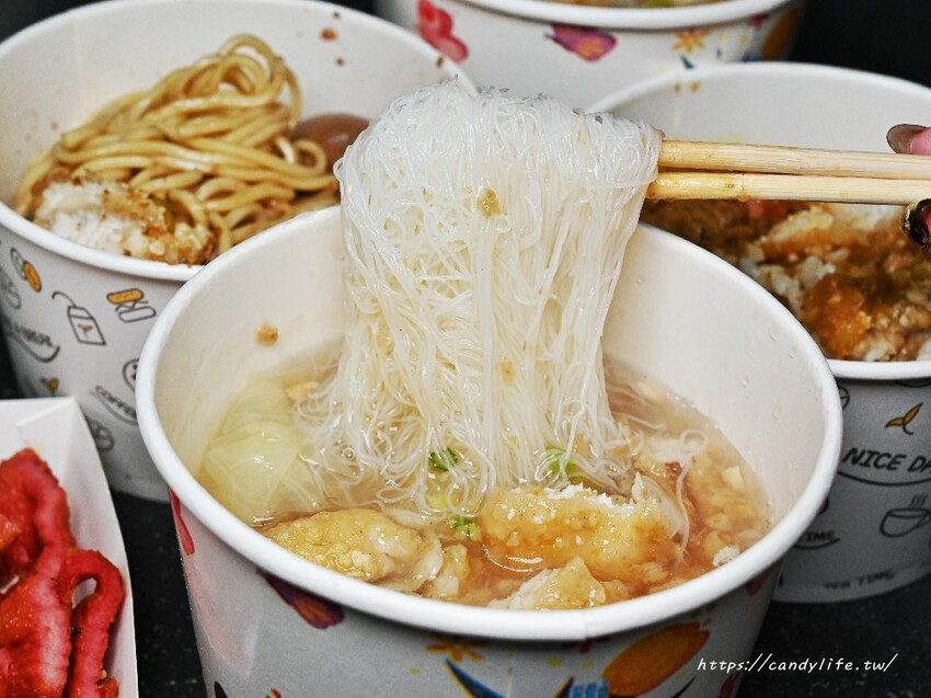 漁弄羹土魠魚羹｜台中也吃得到南部口味土魠魚羹，魚塊現點現炸，外酥內嫩，湯頭清甜好喝