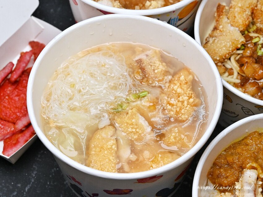 漁弄羹土魠魚羹｜台中也吃得到南部口味土魠魚羹，魚塊現點現炸，外酥內嫩，湯頭清甜好喝