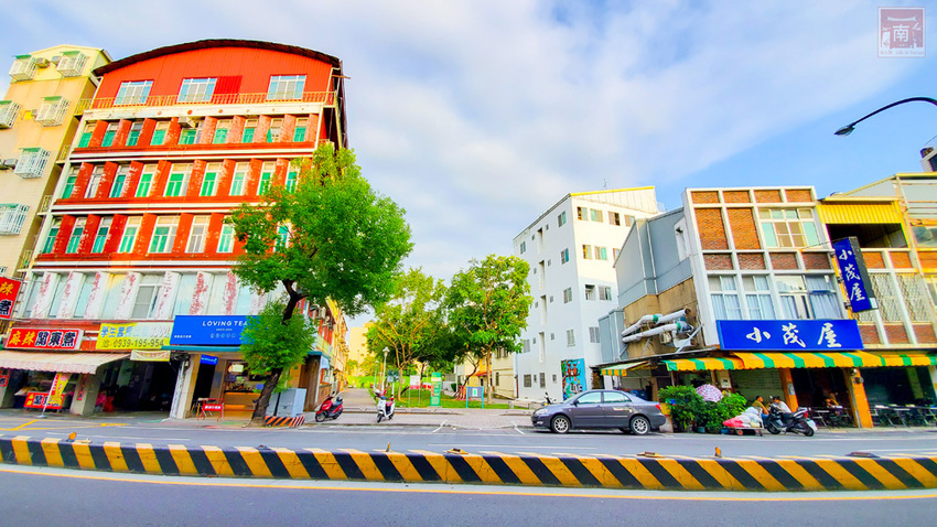 【臺南美食】一天只營業四小時的搶手麵包店｜師傅全部都是女生｜堅持好麵包｜APP訂購麵包｜每日限定販售款~~女子麥面包長榮店 - 南人幫