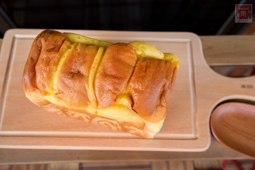 【臺南美食】一天只營業四小時的搶手麵包店｜師傅全部都是女生｜堅持好麵包｜APP訂購麵包｜每日限定販售款~~女子麥面包長榮店 - 南人幫